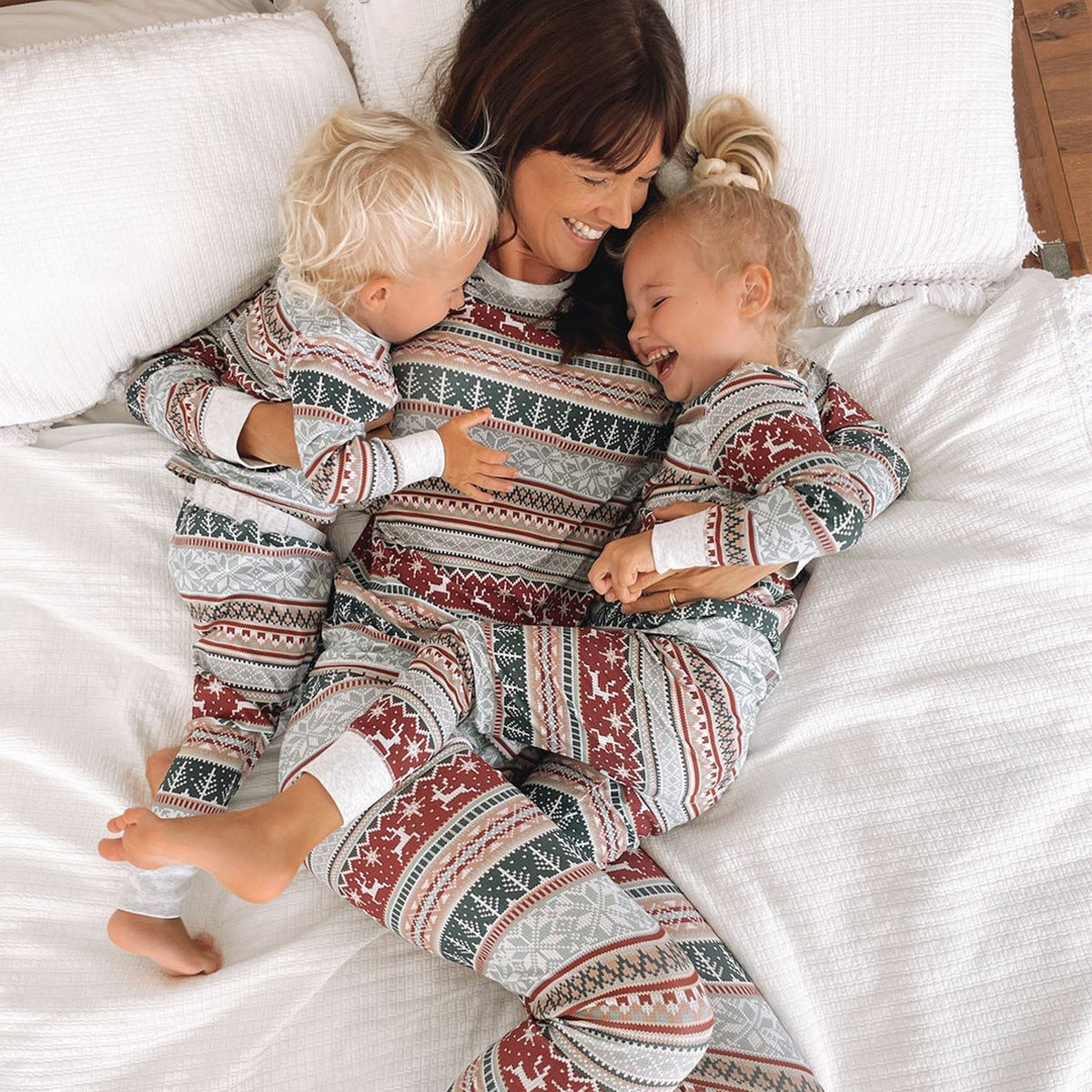 2024 Family Christmas Matching Pajamas Set Xmas Adult Kids Mother And Daughter Father Son Sleepwear Baby Family Look Outfits EHAD +