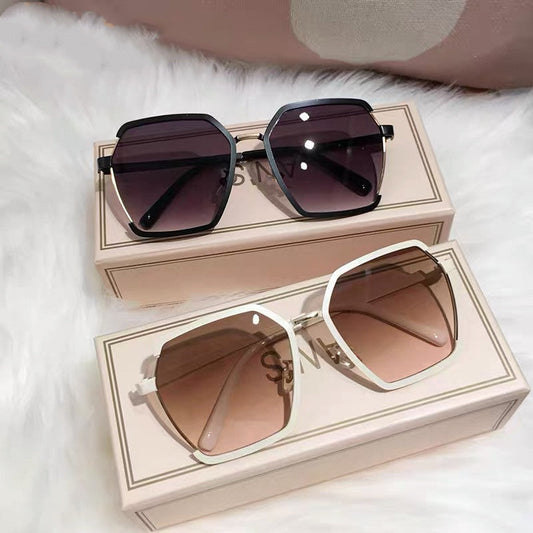 Ins Vintage Half-Frame Sunglasses Summer Oversize Metal Square Eyewear Uv400 Outdoor Sunscreen Women UV Protection Sunglasses EHAD +